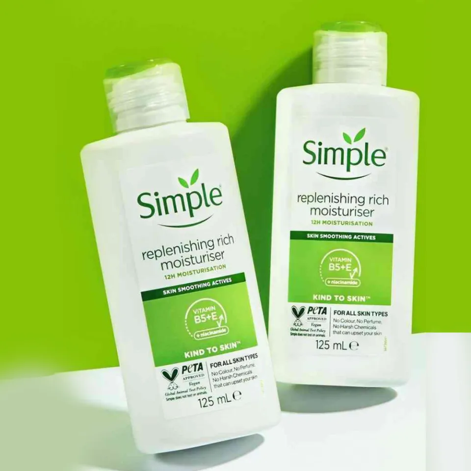 Simple Replenishing Light Moisturiser - 125ML - Image 4