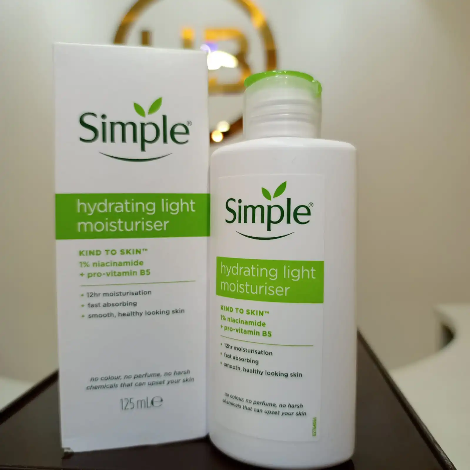 Simple Replenishing Light Moisturiser - 125ML - Image 2